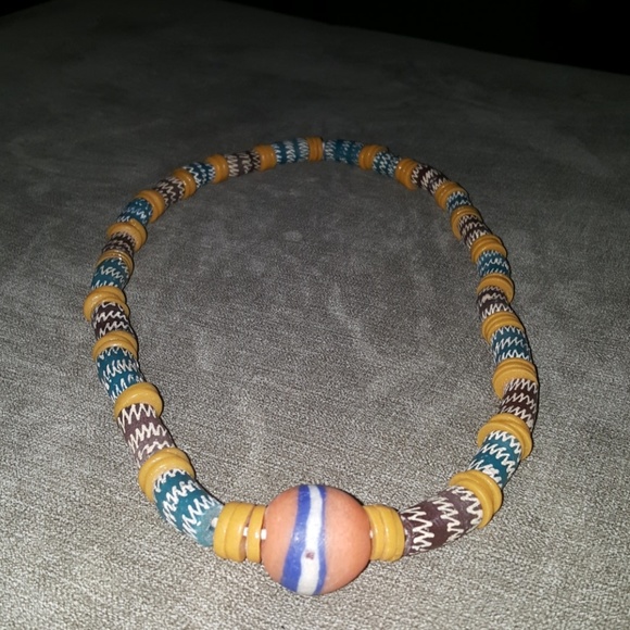 Custom made beaded necklace and bracelet - Picture 3 of 3